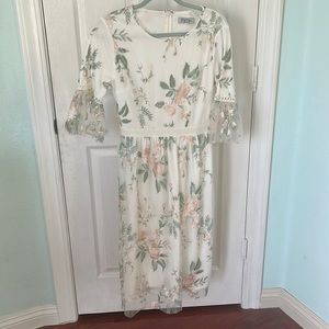 Embroidered dress, small from Polagram